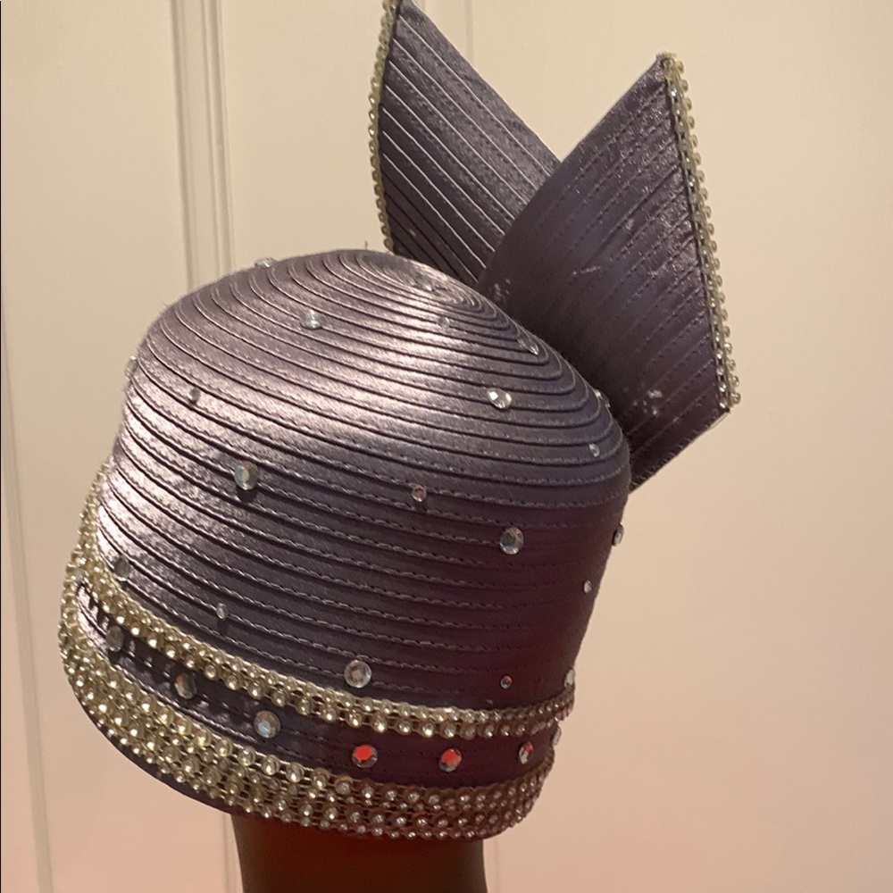 Elegant Grayand Gold Women's Hat - Picture 3 of 4